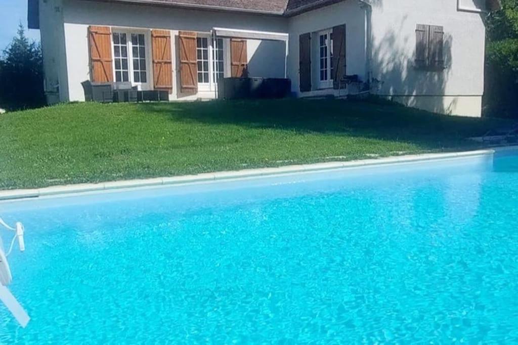 La Du A Saint Pere *